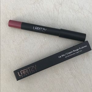 Laritzy Cosmetics PLUM Lip Stix / Crayon
